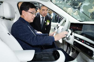 부스 관람 (1).JPG